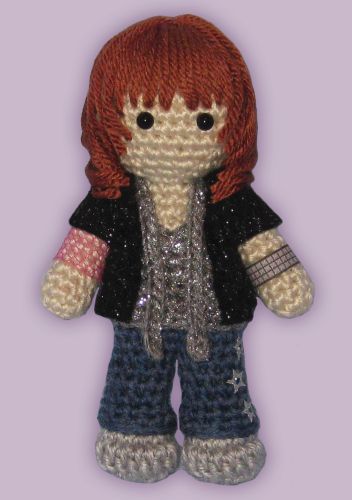 Crocheted doll amigurumi Skszp from Hedwig and the Angry Inch